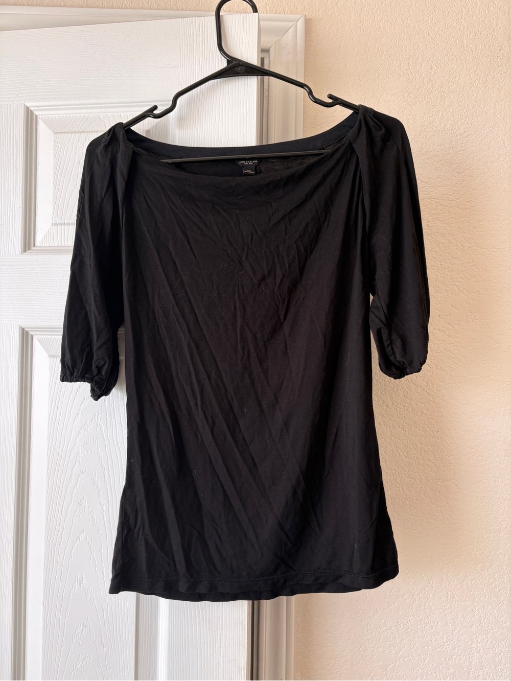 Ann Taylor Black Scoop Neck Elbow-Sleeve Top